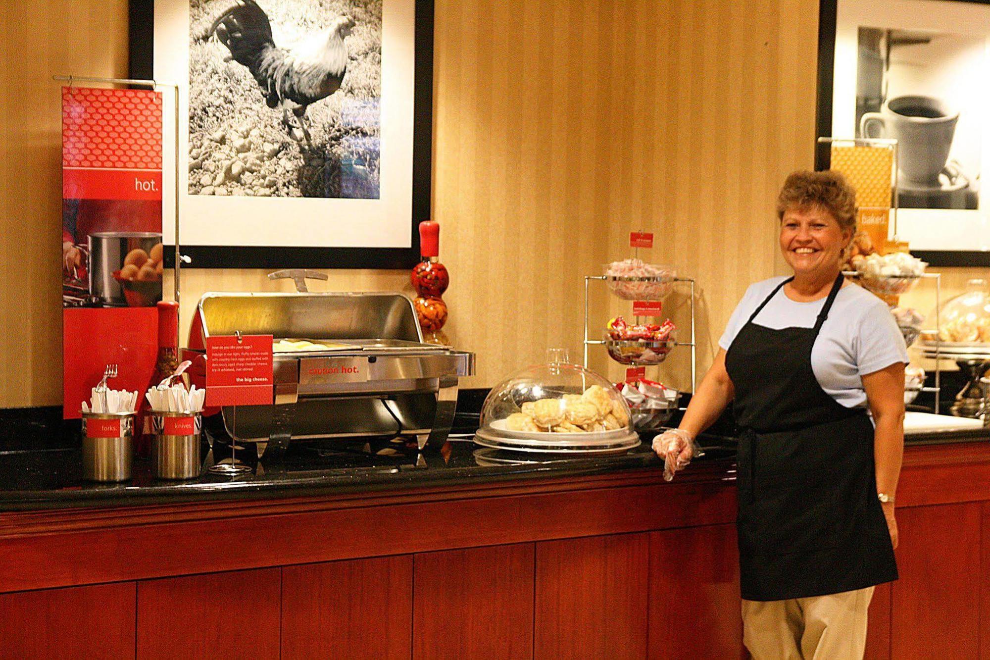 Hampton Inn Farmville Restaurant photo